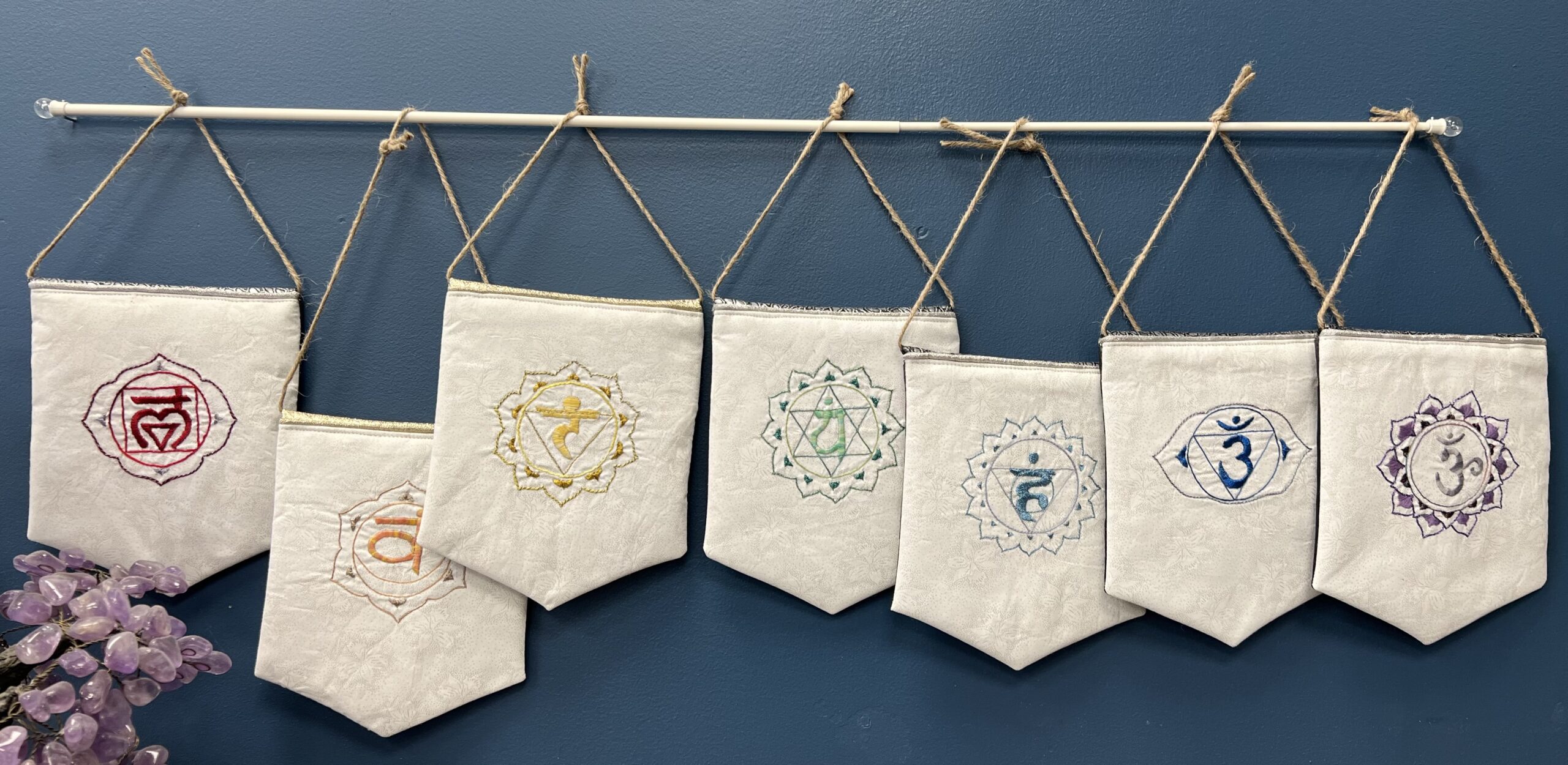 Fanion décoratif des sept chakras